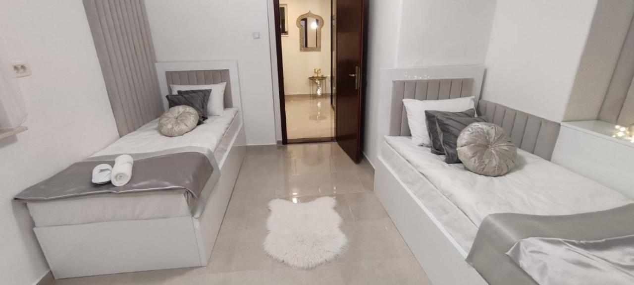 Vila Dzan SJJ Exteriér fotografie