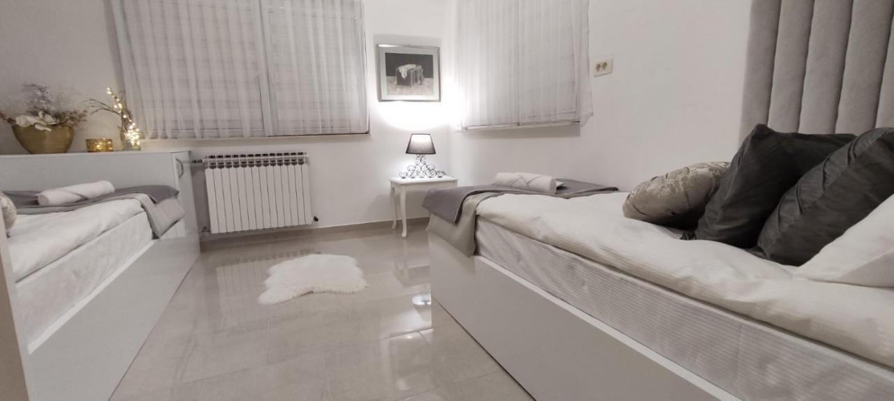 Vila Dzan SJJ Exteriér fotografie