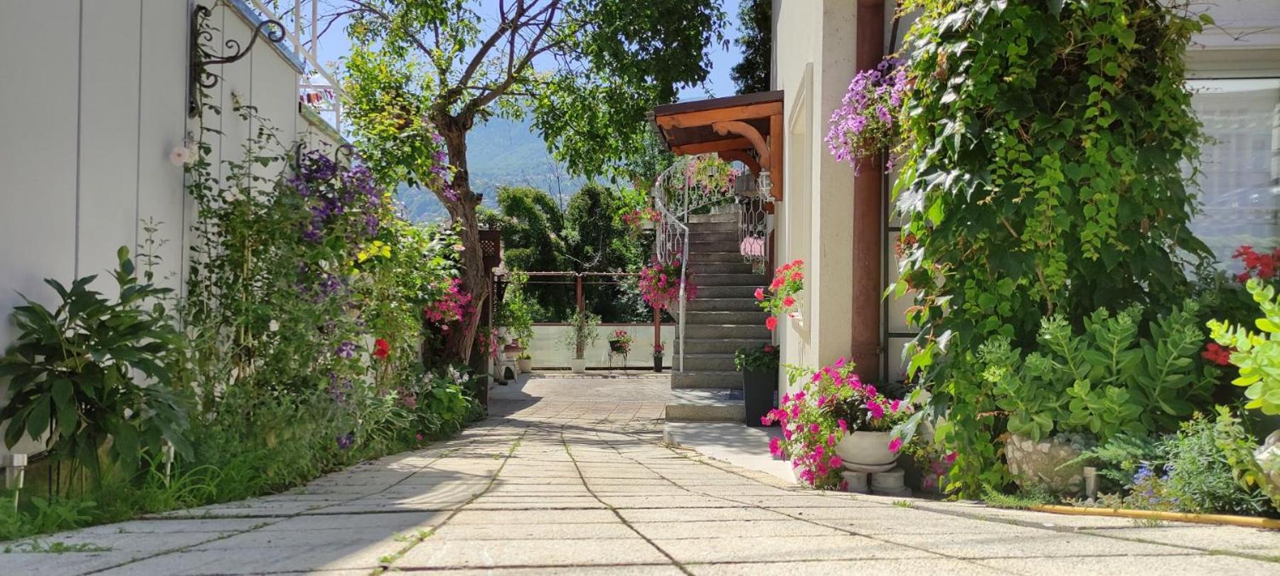Vila Dzan SJJ Exteriér fotografie